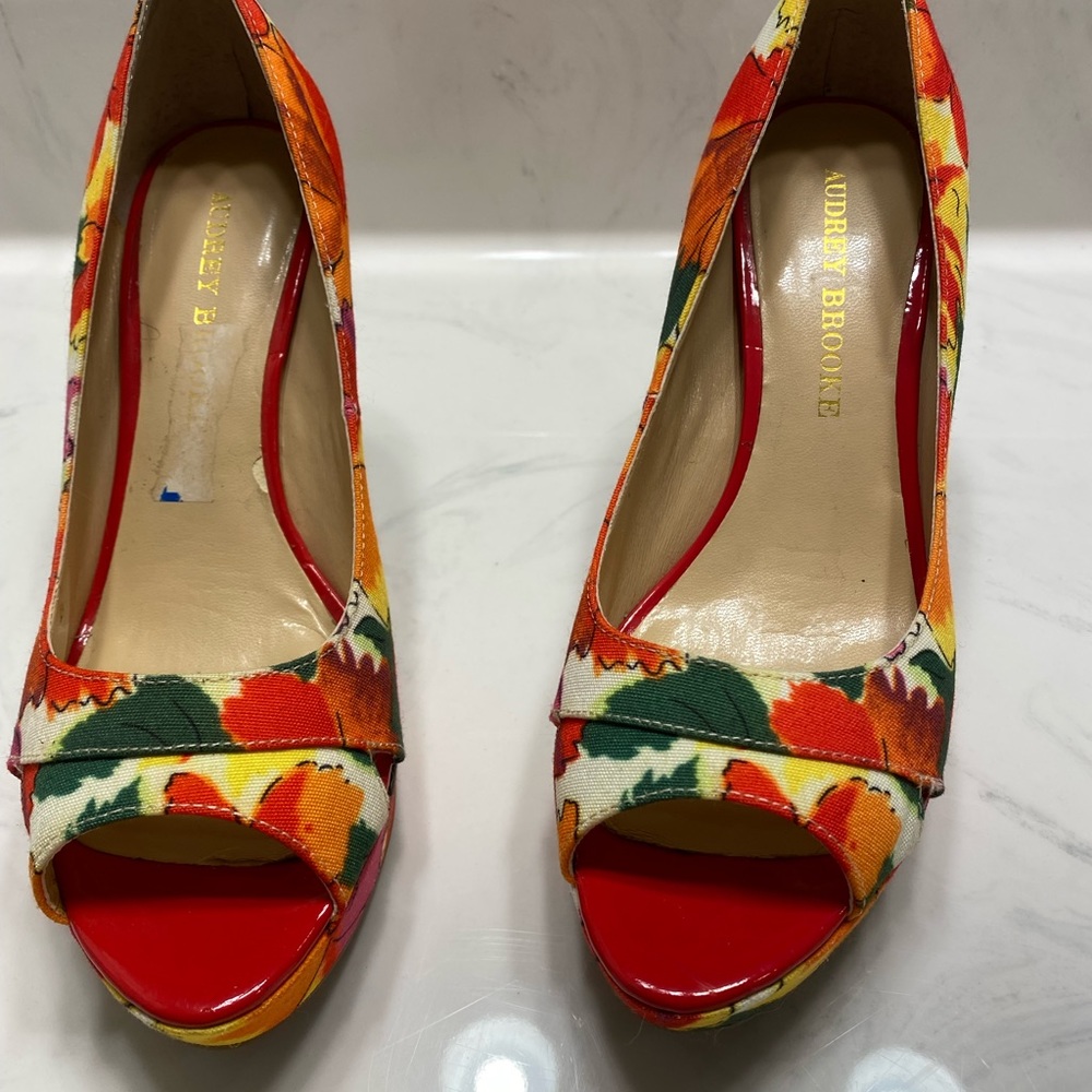 Flower beautiful pumps
